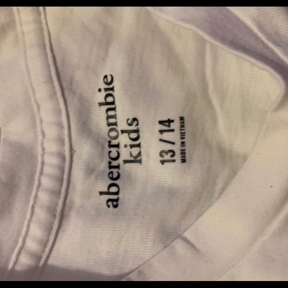 Kids T-Shirt .. size 13/14 - Picture 2 of 2